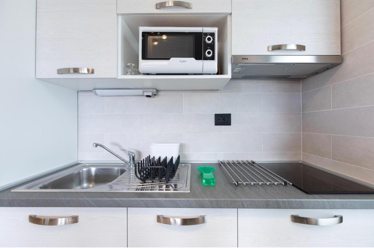 Residence4A-Appartamento Bianco ราฟนี ภายนอก รูปภาพ