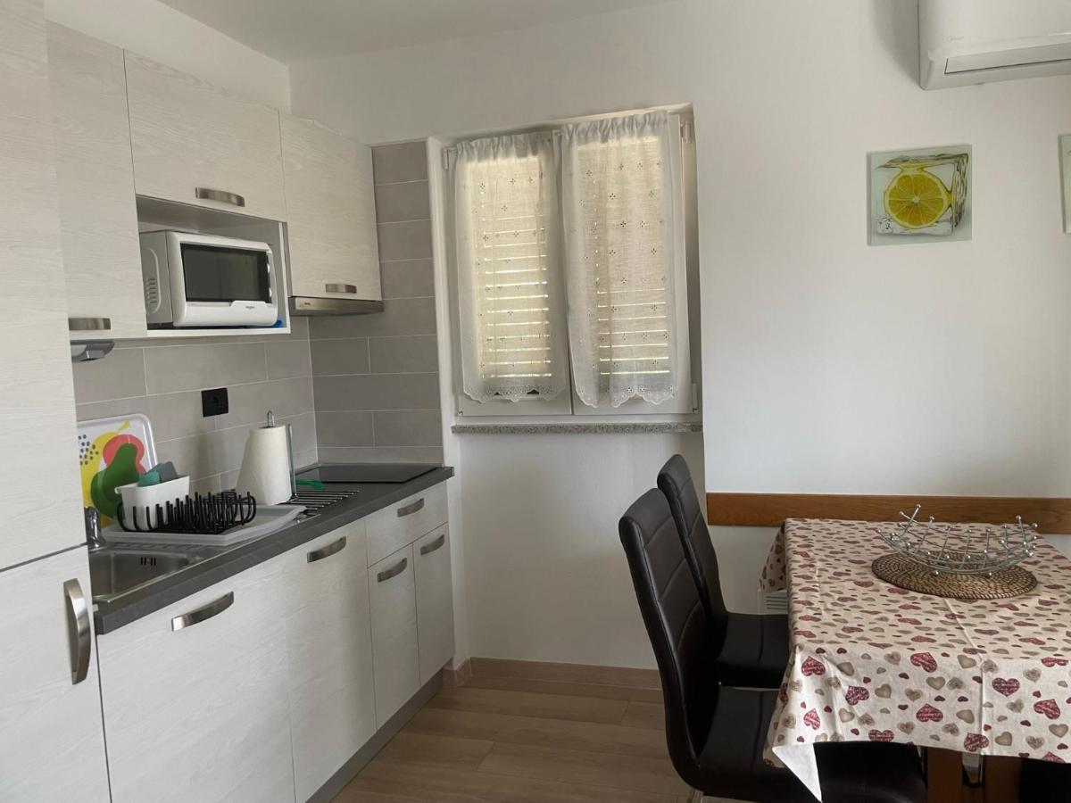Residence4A-Appartamento Bianco ราฟนี ภายนอก รูปภาพ